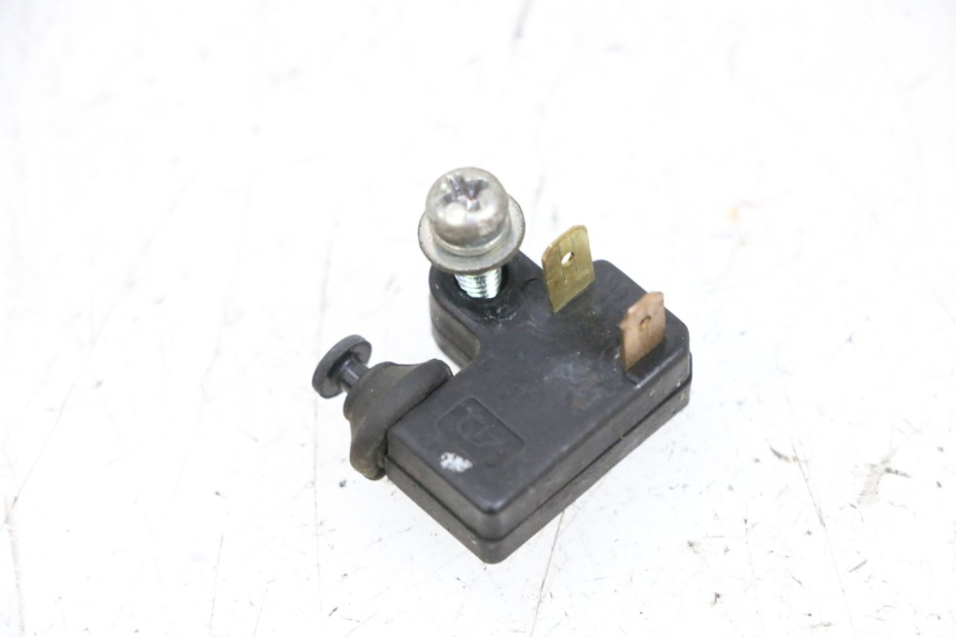 photo de INTERRUPTOR DE LUZ DE FREIO DIREITO YAMAHA X-MAX XMAX 125 (2010 - 2013) - Vista principal