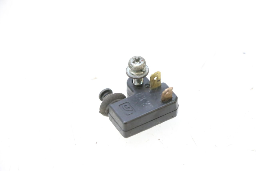 photo de INTERRUPTOR DE LUZ DE FREIO DIREITO YAMAHA X-MAX XMAX 125 (2010 - 2013) - Vista principal