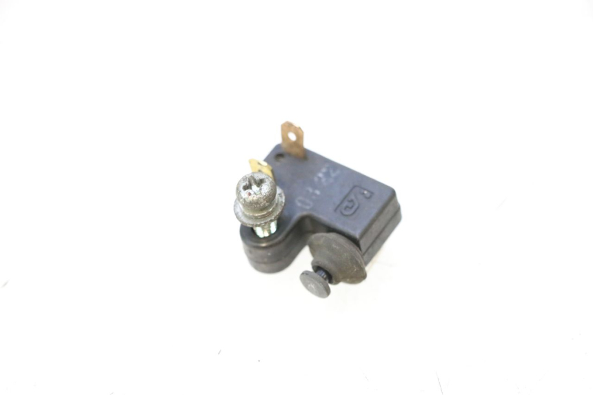 photo de INTERRUPTOR DE LUZ DE FREIO DIREITO YAMAHA X-MAX XMAX 125 (2010 - 2013) - Detalhe da peça