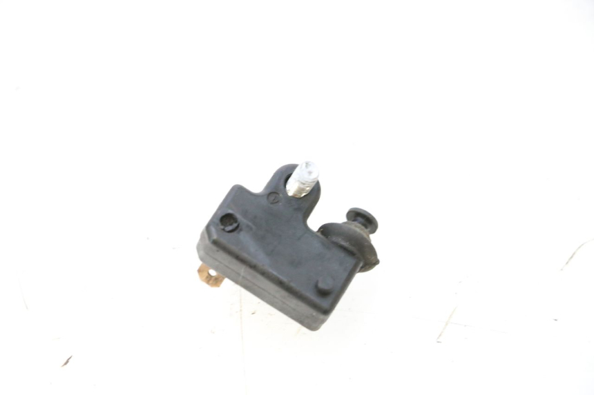 photo de INTERRUPTOR DE LUZ DE FREIO DIREITO YAMAHA X-MAX XMAX 125 (2010 - 2013) - Zoom do estado de desgaste