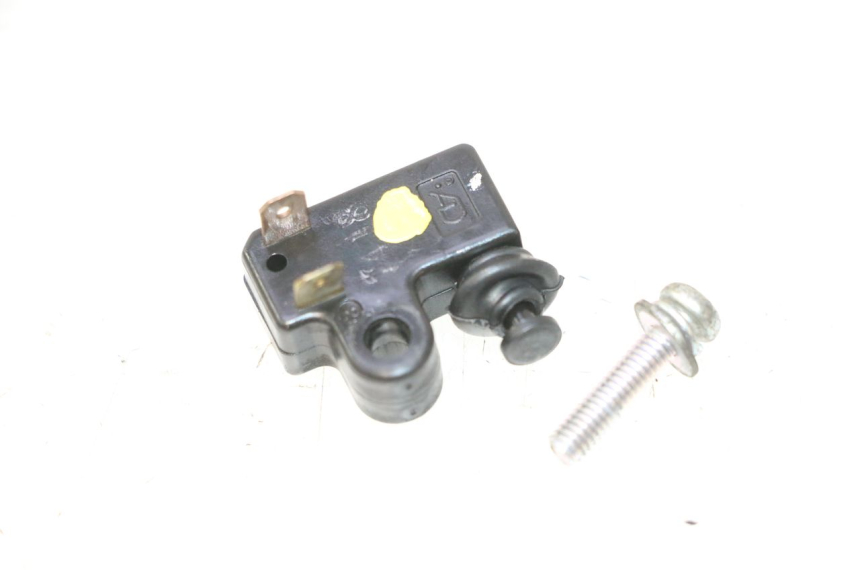photo de INTERRUPTOR DE LUZ DE FREIO DIREITO YAMAHA XMAX X-MAX 125 (2006 - 2009) - Zoom do estado de desgaste