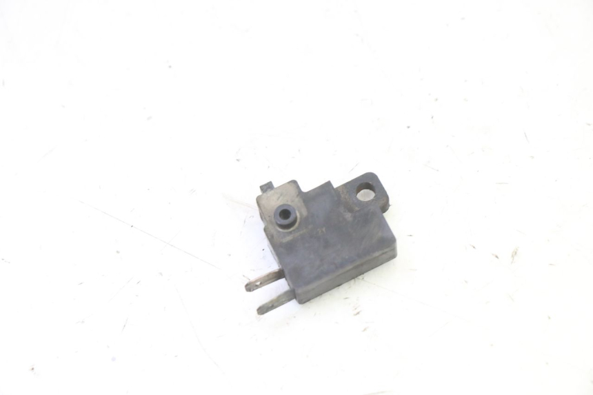 photo de INTERRUPTOR DE LUZ DE FREIO DIREITO HONDA X8R 50 (1998 - 2003) - Zoom do estado de desgaste