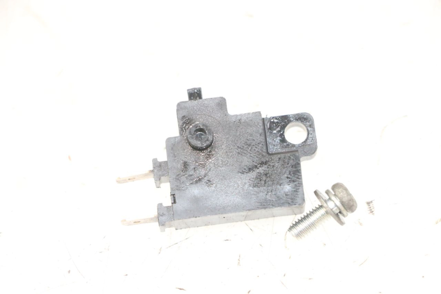 photo de INTERRUPTOR DE LUZ DE FREIO DIREITO YAMAHA XJ6 ABS 600 (2008 - 2016) - Zoom do estado de desgaste