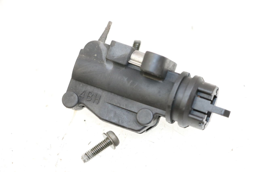 photo de INTERRUPTOR DE LUZ DE FREIO DIREITO YAMAHA XJ600 XJ DIVERSION 600 (1992 - 1997) - Outro ângulo de visão