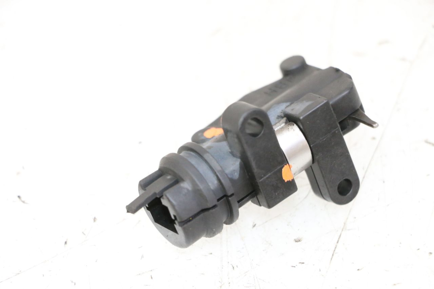 photo de INTERRUPTOR DE LUZ DE FREIO DIREITO YAMAHA XJN DIVERSION 600 (2000 - 2003) - Vista principal