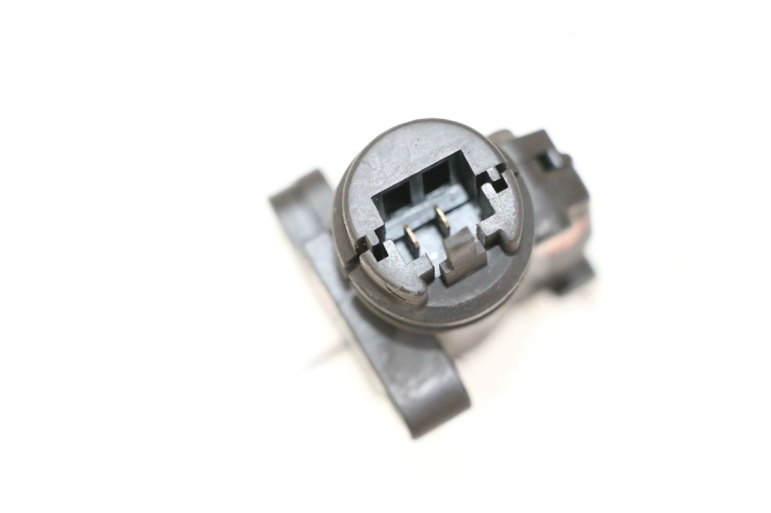 photo de INTERRUPTOR DE LUZ DE FREIO DIREITO YAMAHA XJN DIVERSION 600 (2000 - 2003) - Detalhe da peça
