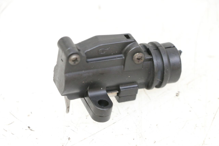 photo de INTERRUPTOR DE LUZ DE FREIO DIREITO YAMAHA XJN DIVERSION 600 (2000 - 2003) - Zoom do estado de desgaste