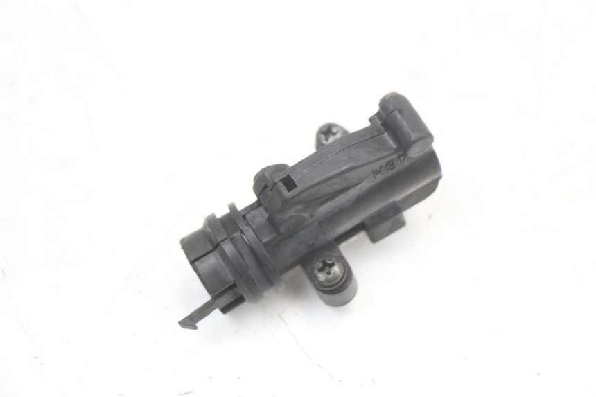 photo de INTERRUPTOR DE LUZ DE FREIO DIREITO YAMAHA XJS DIVERSION 600 (1997 - 1999) - Outro ângulo de visão