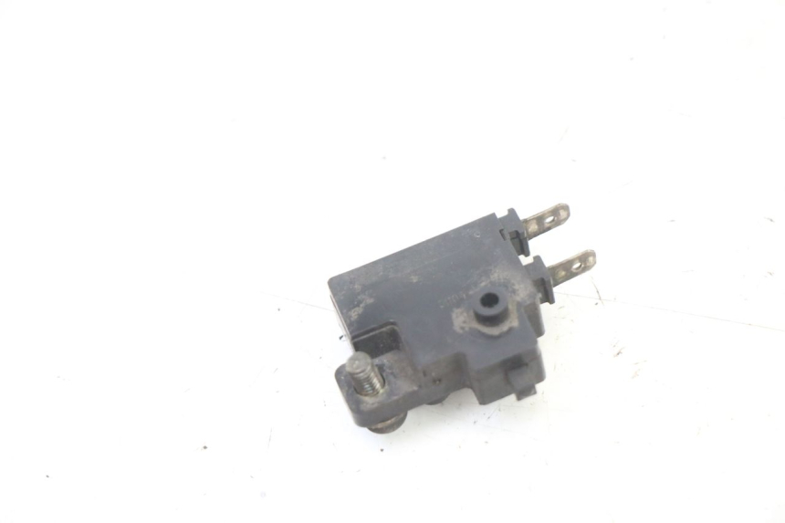 photo de INTERRUPTOR DE LUZ DE FREIO DIREITO HONDA XLV VARADERO 125 (2000 - 2006) - Outro ângulo de visão