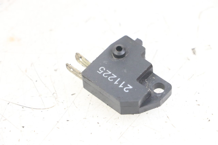 photo de INTERRUPTOR DE LUZ DE FREIO DIREITO FANTIC XM PERFORMANCE 2T 50 (2021 - 2022) - Detalhe da peça