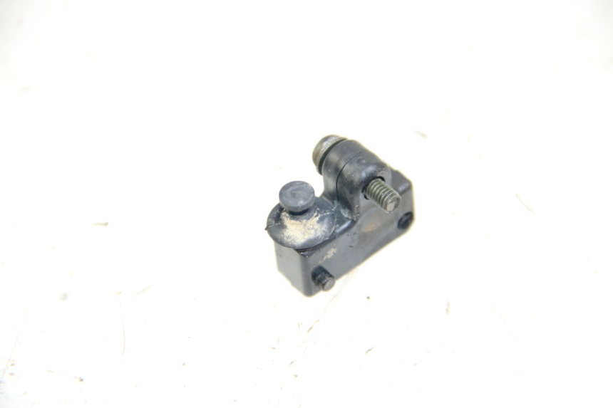 photo de INTERRUPTOR DE LUZ DE FREIO DIREITO YAMAHA XP T-MAX TMAX 500 (2004 - 2007) - Zoom do estado de desgaste