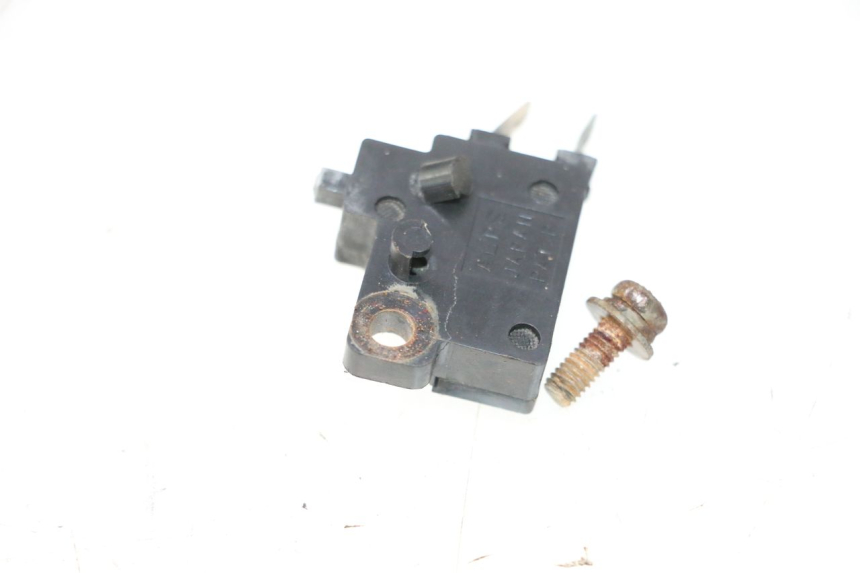 photo de CONTATOR DE LUZ DE FREIO DIREITO HONDA XRV AFRICA TWIN 750 (1990 - 1992) - Zoom do estado de desgaste