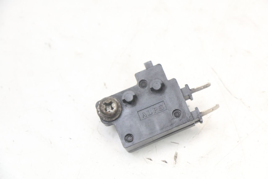 photo de INTERRUPTOR DE LUZ DE FREIO DIREITO YAMAHA FZ1 FAZER 1000 (2007 - 2009) - Vista principal