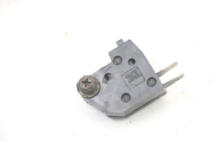 photo de INTERRUPTOR DE LUZ DE FREIO DIREITO YAMAHA FZS FAZER 600 (2001 - 2003) - Vista principal