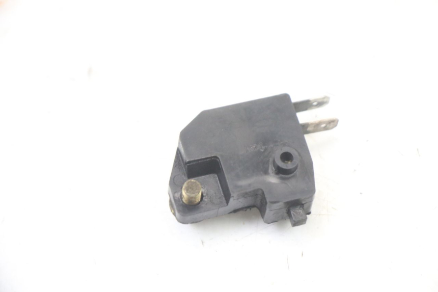photo de INTERRUPTOR DE LUZ DE FREIO DIREITO YAMAHA FZS FAZER 600 (2001 - 2003) - Outro ângulo de visão