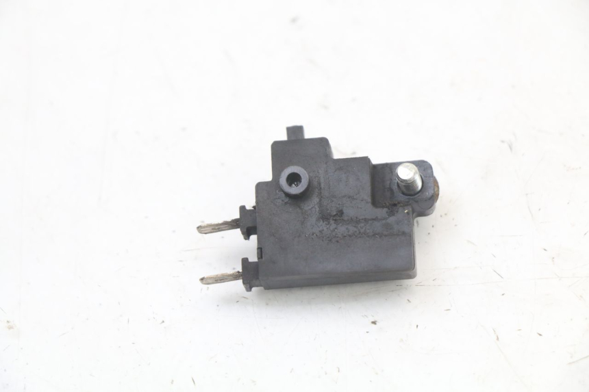 photo de INTERRUPTOR DE LUZ DE FREIO DIREITO YAMAHA XJ6 ABS 600 (2008 - 2016) - Zoom do estado de desgaste