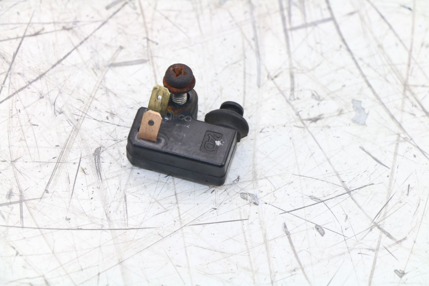 photo de INTERRUPTOR DE LUZ DE FREIO DIREITO YAMAHA YP MAJESTY ABS 400 (2007 - 2009) - Detalhe da peça