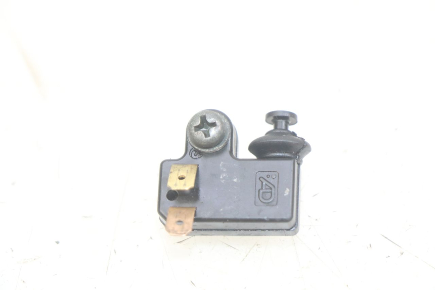 photo de INTERRUPTOR DE LUZ DE FREIO DIREITO YAMAHA YP MAJESTY 400 (2004 - 2008) - Vista principal