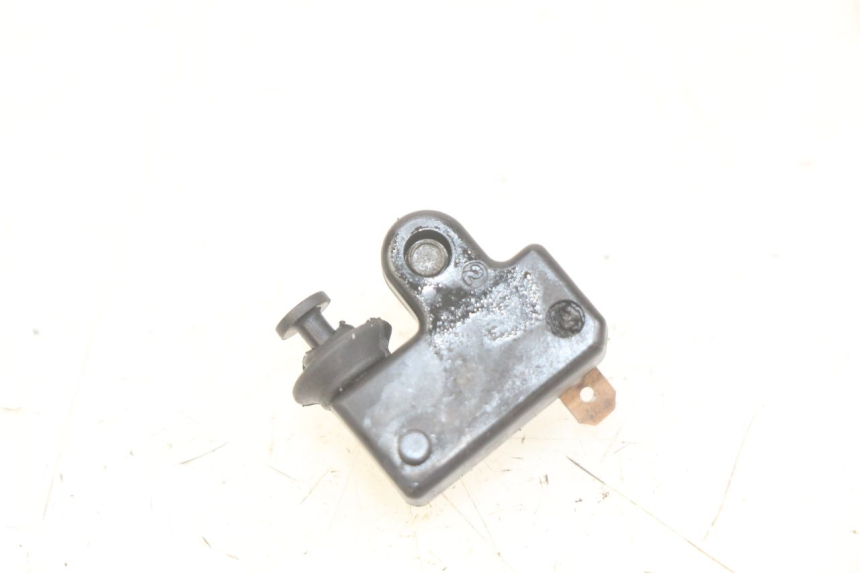 photo de INTERRUPTOR DE LUZ DE FREIO DIREITO YAMAHA YP MAJESTY 400 (2004 - 2008) - Detalhe da peça