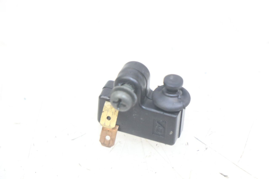 photo de INTERRUPTOR DE LUZ DE FREIO DIREITO YAMAHA YP MAJESTY 400 (2004 - 2008) - Zoom do estado de desgaste