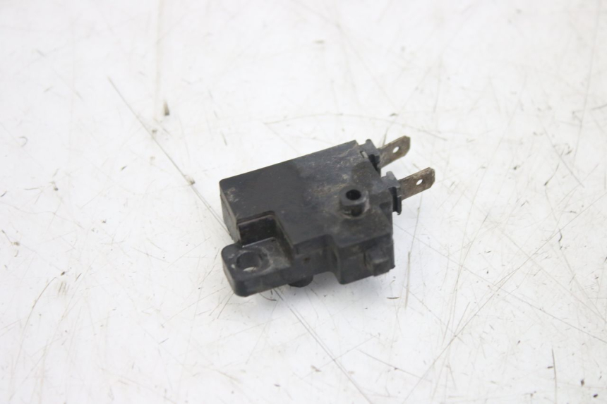 photo de INTERRUPTOR DE LUZ DE FREIO DIREITO YAMAHA YZF R1 1000 (2007 - 2008) - Vista principal