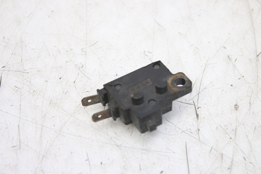 photo de INTERRUPTOR DE LUZ DE FREIO DIREITO YAMAHA YZF R1 1000 (2007 - 2008) - Detalhe da peça