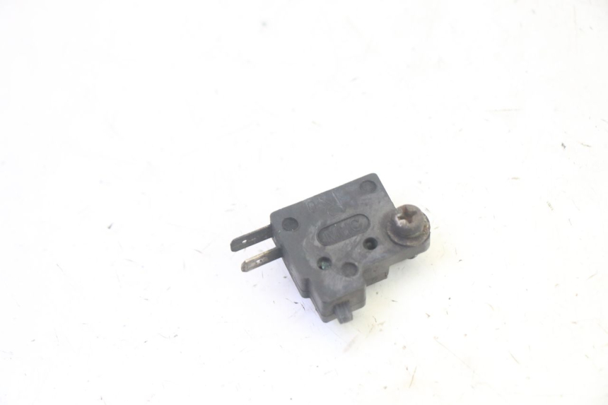 photo de INTERRUPTOR DE LUZ DE FREIO DIREITO KYMCO ZING 125 (1997 - 2003) - Detalhe da peça