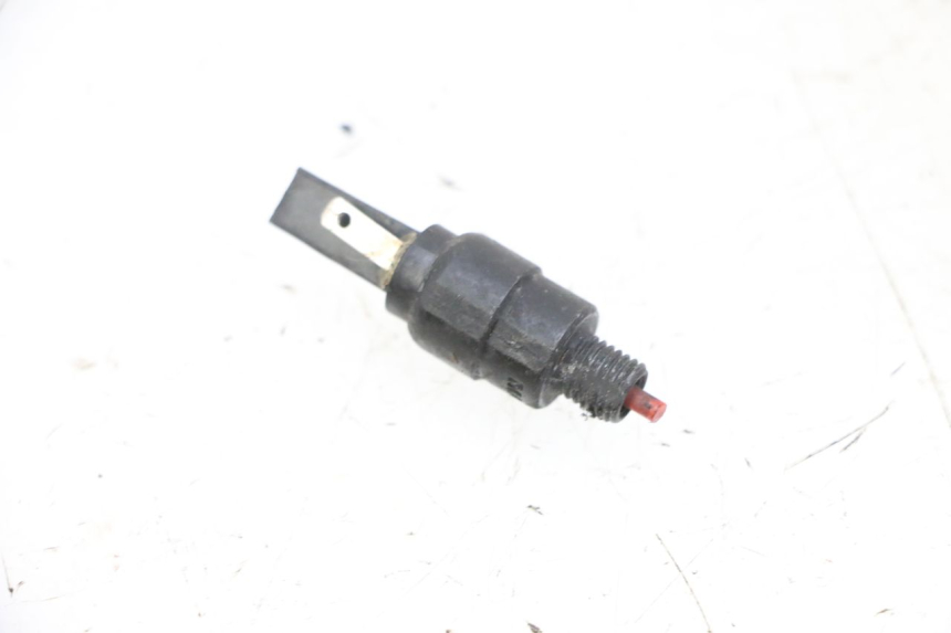 photo de INTERRUPTOR DE LUZ DE FREIO DIREITO PIAGGIO ZIP 4T 50 (2018 - 2020) - Vista principal