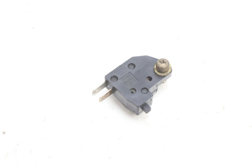 photo de CONTATO DE LUZ DE FREIO DIREITA KAWASAKI ZX-6R ZX6R 600 (2000 - 2002) - Detalhe da peça