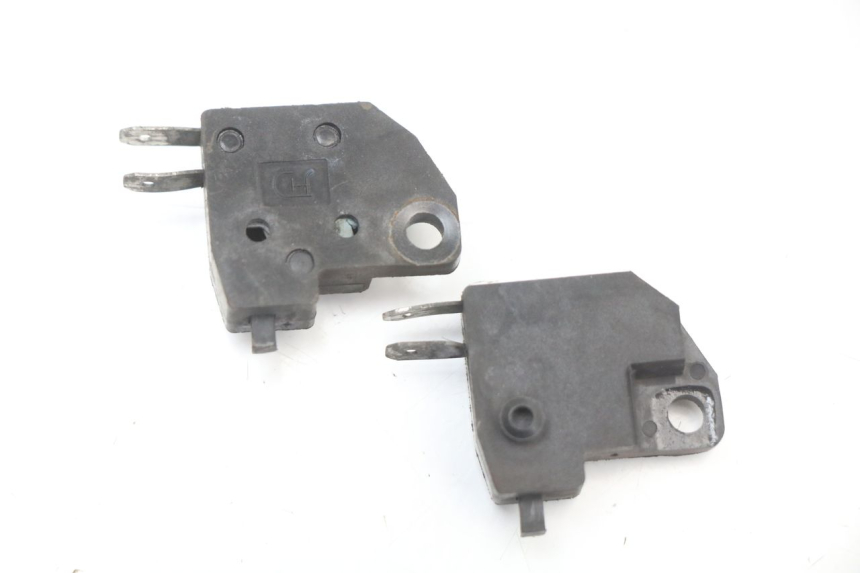 photo de INTERRUPTOR DE LUZ DE FREIO LONGJIA EASY MAX 125 (2020 - 2024) - Vista principal