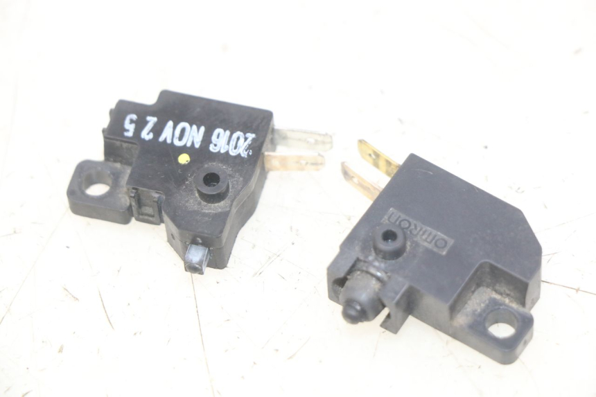 photo de INTERRUPTOR DE LUZ DE FREIO YAMAHA D'ELIGHT DELIGHT 125 (2017 - 2020) - Vista principal
