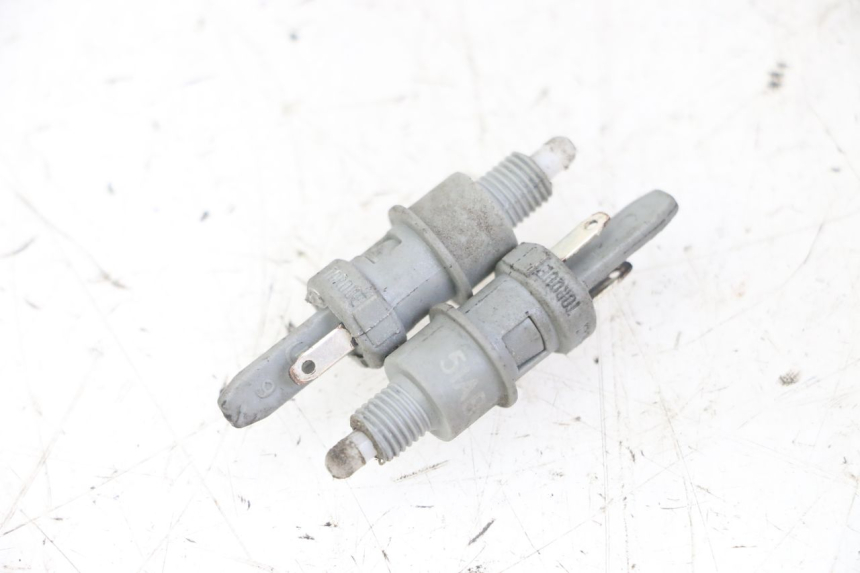 photo de INTERRUPTOR DE LUZ DE FREIO PEUGEOT ELYSTAR 125 (2002 - 2007) - Vista principal
