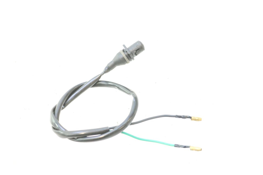 photo de INTERRUPTOR DE LUZ DE FREIO JM MOTORS F45i 4T 50 (2020 - 2023) - Zoom do estado de desgaste