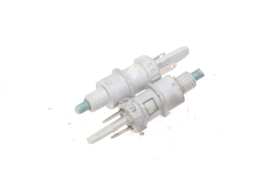 photo de INTERRUPTOR DE LUZ DE FREIO MBK FLIPPER 50 (2004 - 2012) - Vista principal