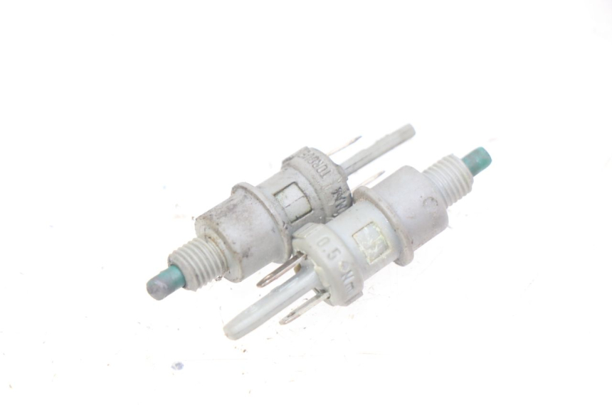 photo de INTERRUPTOR DE LUZ DE FREIO MBK FLIPPER 50 (2004 - 2012) - Detalhe da peça