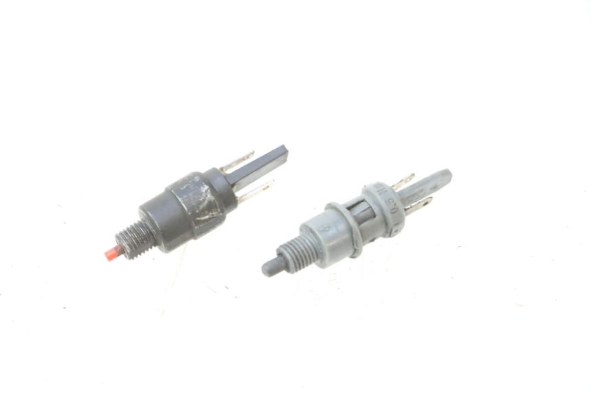 photo de INTERRUPTOR DE LUZ DE FREIO PIAGGIO FLY 2T 50 (2004 - 2017) - Vista principal
