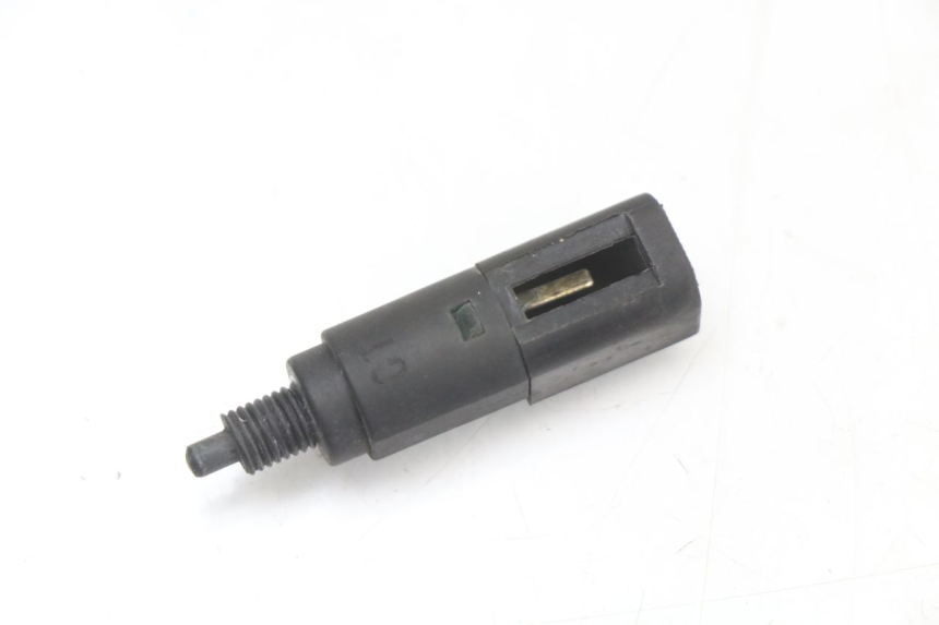 photo de INTERRUPTOR DE LUZ DE FREIO PIAGGIO FLY 4T 50 (2004 - 2010) - Vista principal