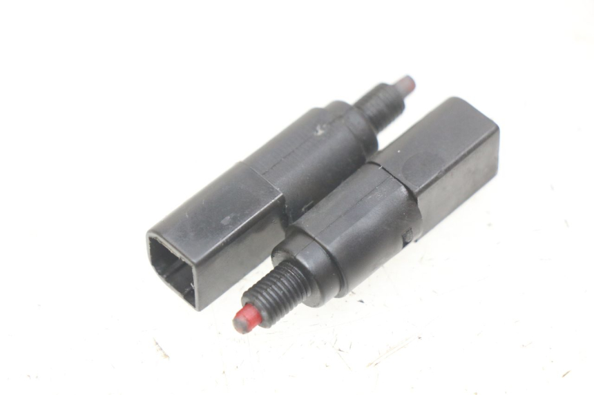 photo de INTERRUPTOR DE LUZ DE FREIO PIAGGIO FLY 100 (2006 - 2010) - Vista principal