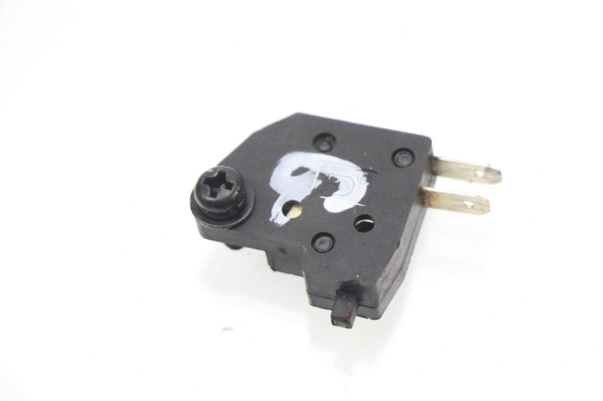 photo de INTERRUPTOR DE LUZ DE FREIO ESQUERDO KYMCO AGILITY CITY 16P 125 (2015 - 2021) - Vista principal