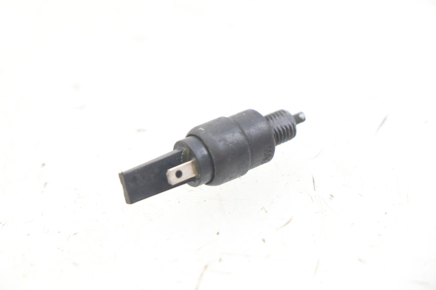 photo de INTERRUPTOR DE LUZ DE FREIO ESQUERDO APRILIA ATLANTIC 500 (2002 - 2003) - Vista principal