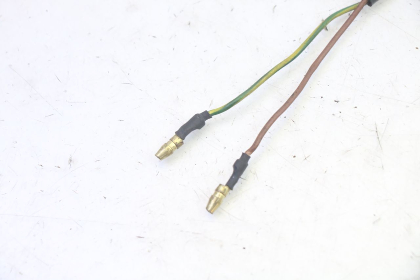 photo de INTERRUPTOR DE LUZ DE FREIO ESQUERDO MBK BOOSTER SPIRIT 50 (2004 - 2017) - Outro ângulo de visão