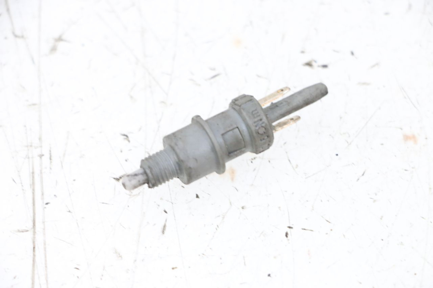 photo de INTERRUPTOR DE LUZ DE FREIO ESQUERDO MBK BOOSTER SPIRIT NAKED 50 (2004 - 2017) - Detalhe da peça