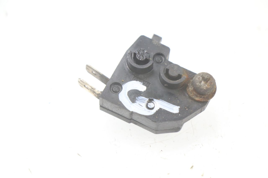 photo de INTERRUPTOR DE LUZ DE FREIO ESQUERDO SUZUKI BURGMAN 125 (2007 - 2014) - Vista principal
