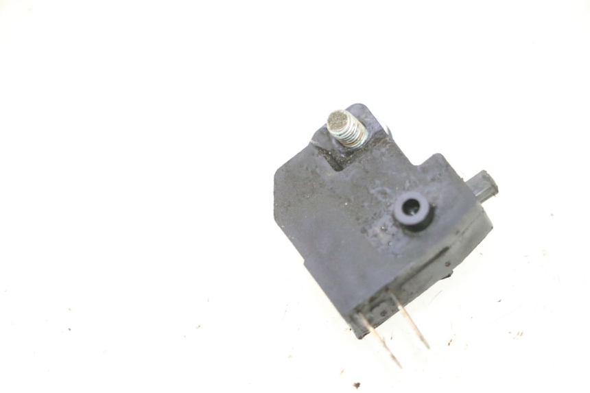 photo de INTERRUPTOR DE LUZ DE FREIO ESQUERDO SUZUKI BURGMAN 125 (2007 - 2014) - Detalhe da peça