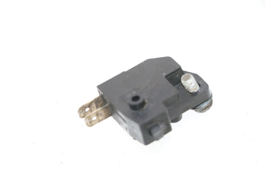photo de INTERRUPTOR DE LUZ DE FREIO ESQUERDO SUZUKI BURGMAN 125 (2007 - 2014) - Zoom do estado de desgaste