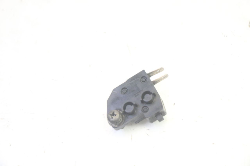 photo de INTERRUPTOR DE LUZ DE FREIO ESQUERDO SUZUKI BURGMAN EXECUTIVE ABS 650 (2006 - 2012) - Detalhe da peça