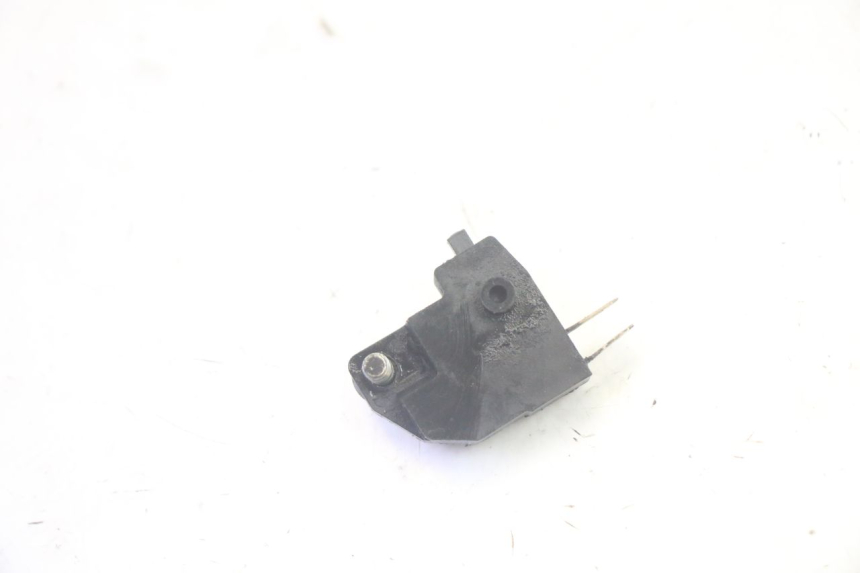 photo de INTERRUPTOR DE LUZ DE FREIO ESQUERDO SUZUKI BURGMAN EXECUTIVE ABS 650 (2006 - 2012) - Zoom do estado de desgaste