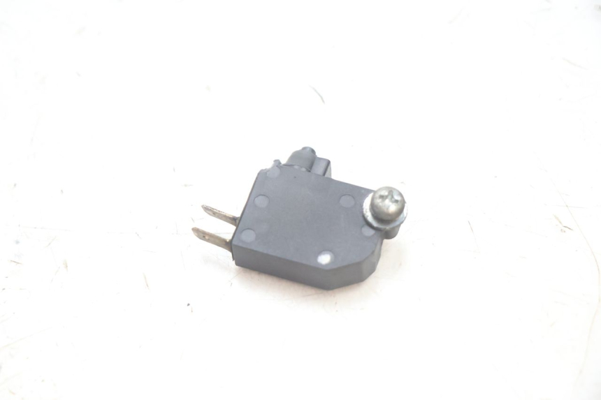photo de INTERRUPTOR DE LUZ DE FREIO ESQUERDO SUZUKI BURGMAN EXECUTIVE ABS 650 (2006 - 2012) - Vista principal