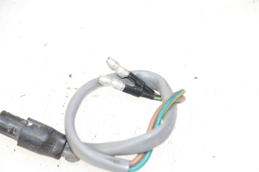 photo de INTERRUPTOR DE LUZ DE FREIO ESQUERDO YAMAHA BW'S 100 (1999 - 2002) - Detalhe da peça