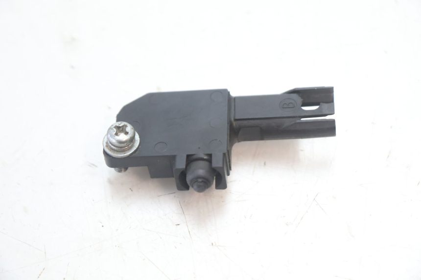photo de INTERRUPTOR DE LUZ DE FREIO ESQUERDO BMW C SPORT 650 (2015 - 2021) - Zoom do estado de desgaste